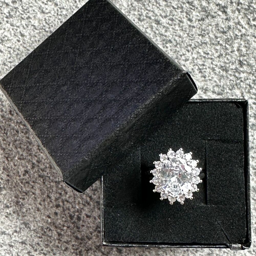 NWB Adjustable White Gold Plated CZ Halo Ring - Elegant Statement Piece - Picture 14 of 14
